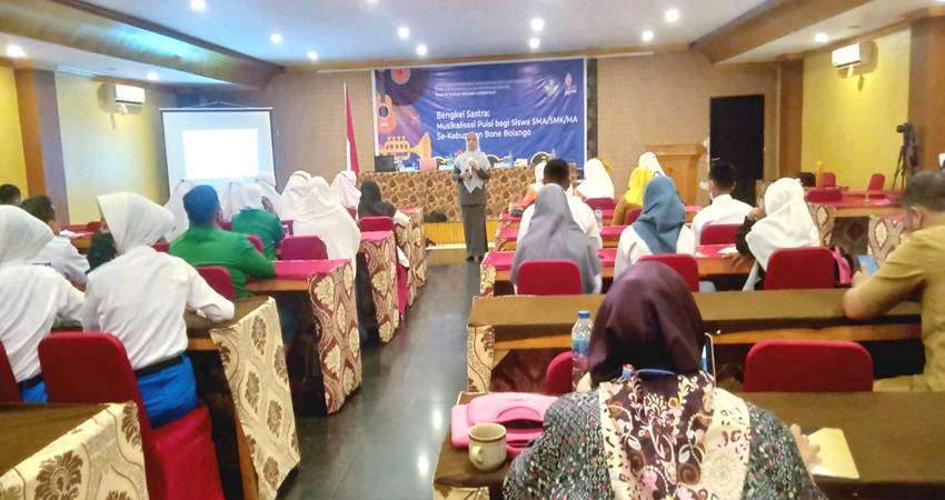 Siswa SMA se Bonebol Ikuti Musikalisasi Puisi