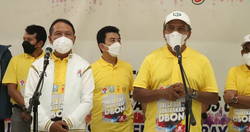 Rektor Unesa Bangga Terhadap Menpora Amali