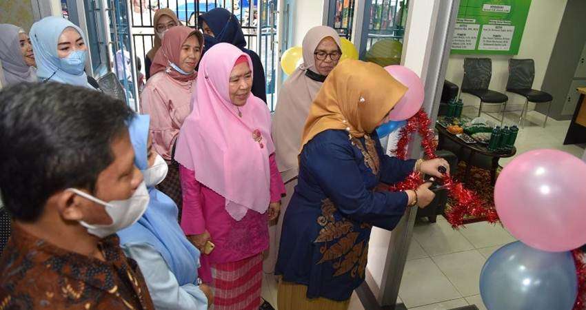 Ketua DWP UNG Resmikan Sekretariat DWP FIP