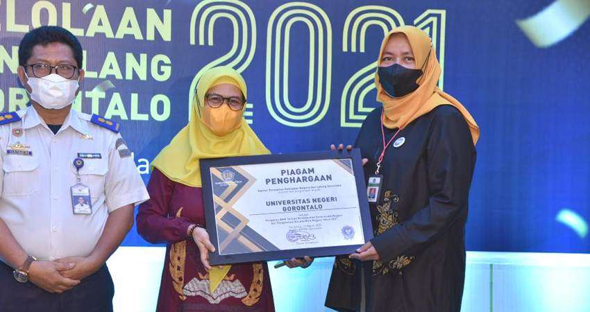 UNG Terima Pengharhaan dari KPKNL