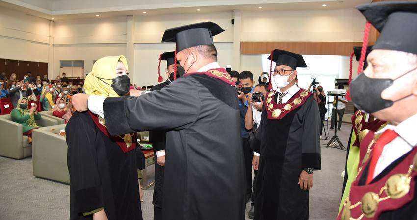 Guru Besar UNG Kembali Bertambah