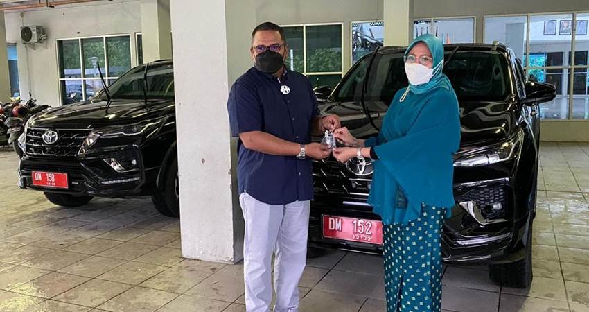 Rektor Fasilitasi Kendaraan Dinas Baru untuk Wakil Rektor