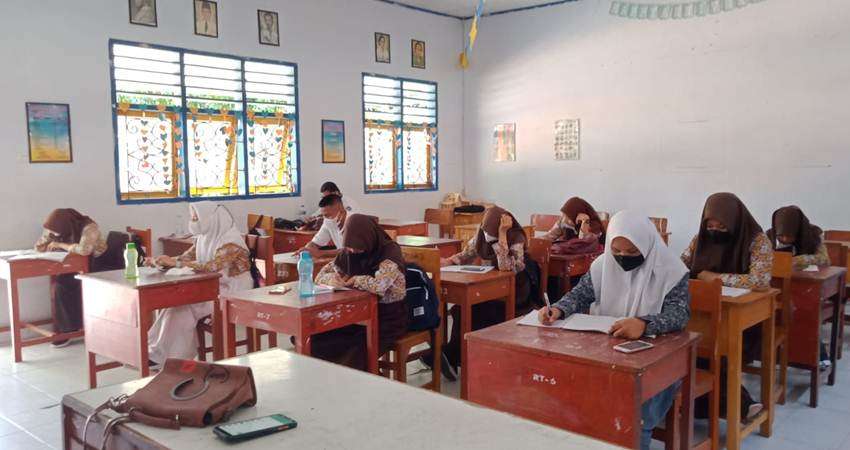 Covid Melandai PTM Belum Full