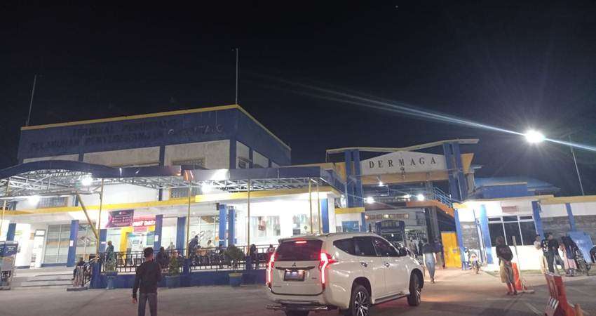 Dua Kapal Penyebrangan Lakukan Perbaikan