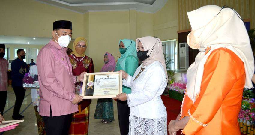 Hamim Beri Reward Lima Perempuan Berprestasi