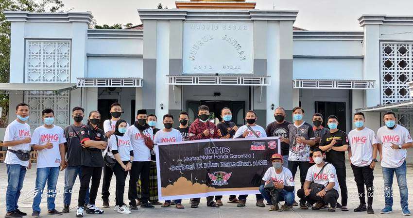Ikatan Motor Honda Gorontalo, Bagi- bagi Takjil hingga Buka Puasa Bersama