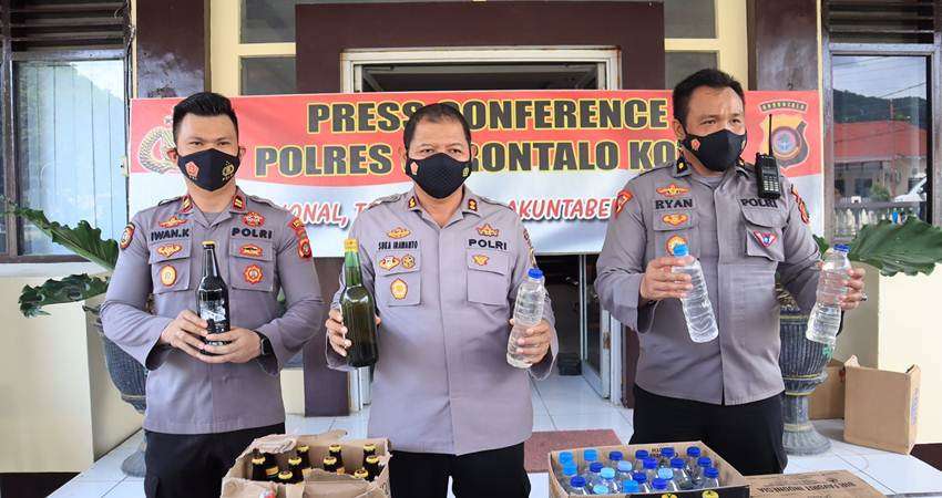 Ratusan Botol Miras Disita Sebelum Ramadan