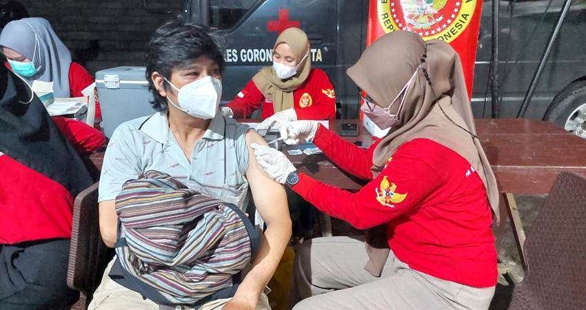 Mau Mudik, Warga Serbu Gerai Vaksinasi