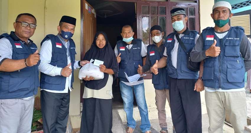 Tebar Kebaikan di Bulan Ramadan, Alumni SMPN Tapa 1988 Berbagi Sesama