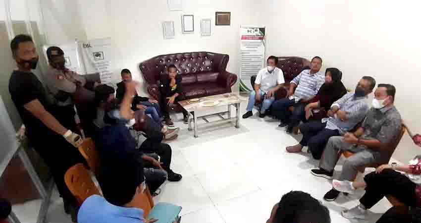 Karyawan Royal Coconut Demo Tak Terima THR