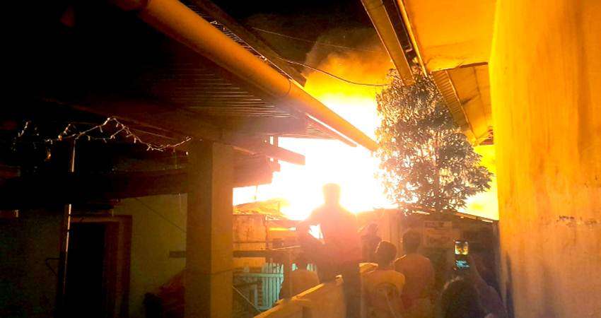 Lampu Botol Picu Kebakaran Tiga Rumah