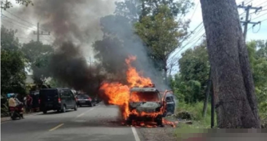 Mobil Pick-Up Terbakar, 9 Pemudik Selamat Dari Maut