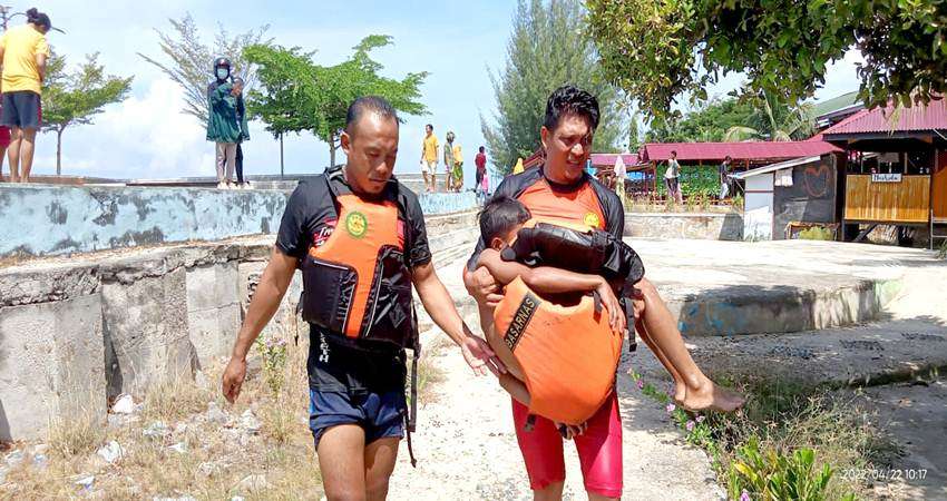 Empat Nelayan Terseret Arus di Pocin