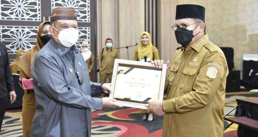 Pemkot Sabet Dua Penghargaan dari Pemprov