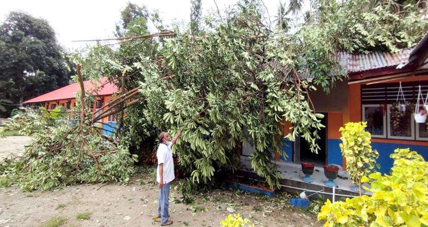 Gedung SDN 5 Suwawa Rusak