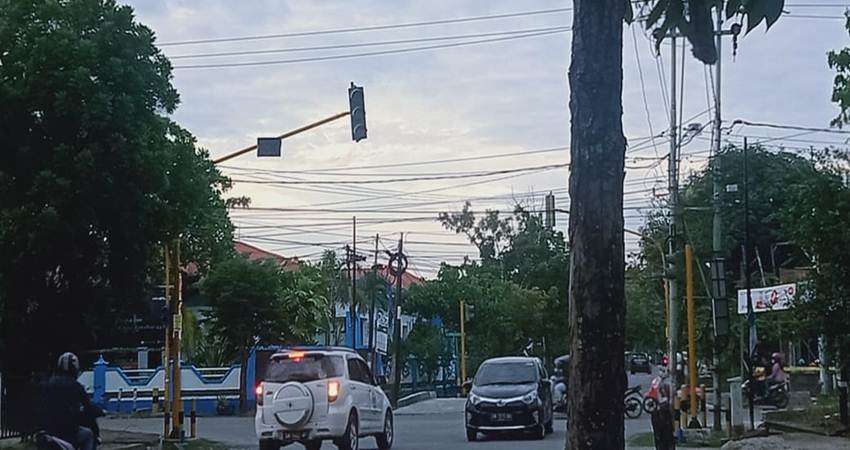 Banyak Traffic Light Tidak Berfungsi