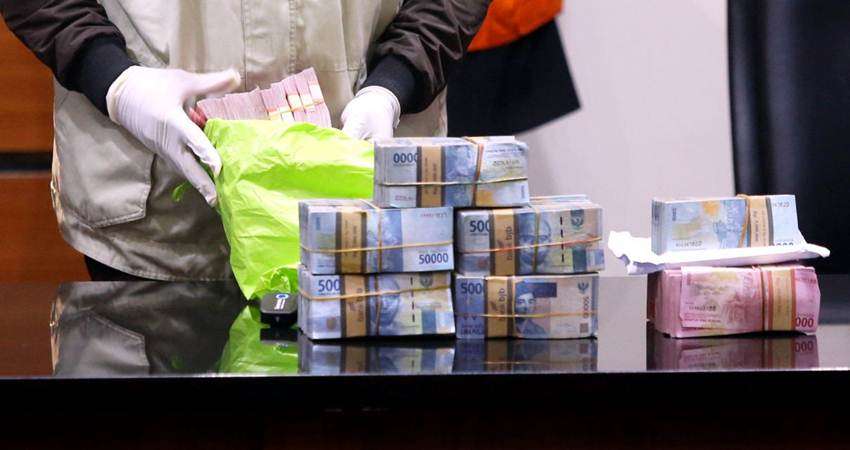 Bupati Bogor Ade Yasin Terkait Kasus Dugaan Suap Pengurusan keuangan