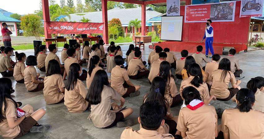 DAW Edukasi Pelajar SMA #Cari_Aman di Jalan Raya