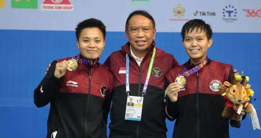 Ganda Putri Apriyani/Fadia Bikin Menpora Senang