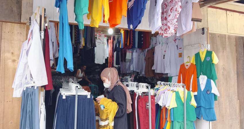 Harga Seragam Sekolah Naik, Orderan Minim