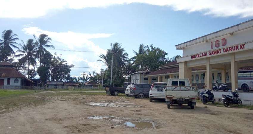 Akses RS Toto Kabila Banyak Kubangan