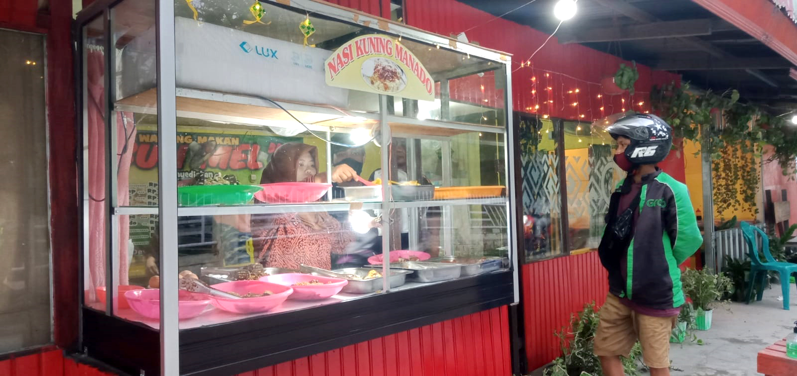 Pasca Lebaran, Warung Makan Kembali Ramai