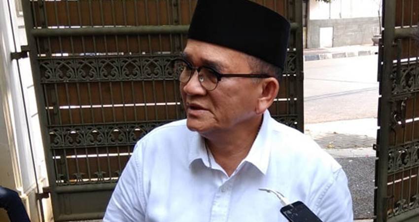 Komentar  Ruhut Sitompul soal Foto Anies Baswedan