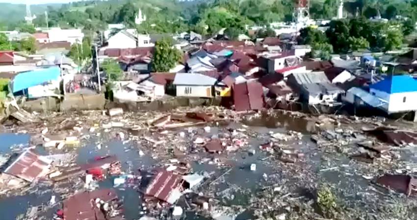 PRAY for AMURANG, Jembatan dan 15 Rumah Ambrol