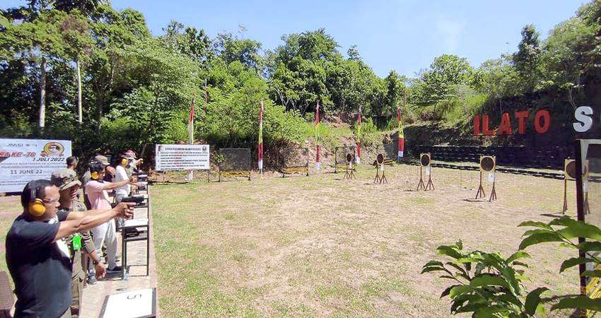 Gorontalo Post Group Juara Menembak, Kapolda : Saya Kaget Ternyata Wartawan Jago Nembak