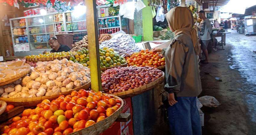 Tomat Tembus Rp30 Ribu per Kg, Pedagang Klaim Akibat Stok Minim