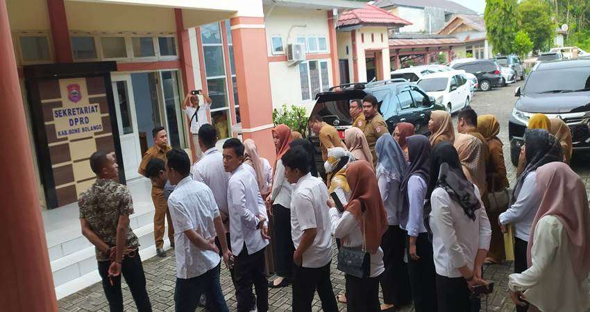 Nasib Keberlangsungan Tenaga Honorer Mau Diapakan?, Sebelum Diberlakukan Penghapusan, Pemda Harus Segera Siapkan Skema Solusi