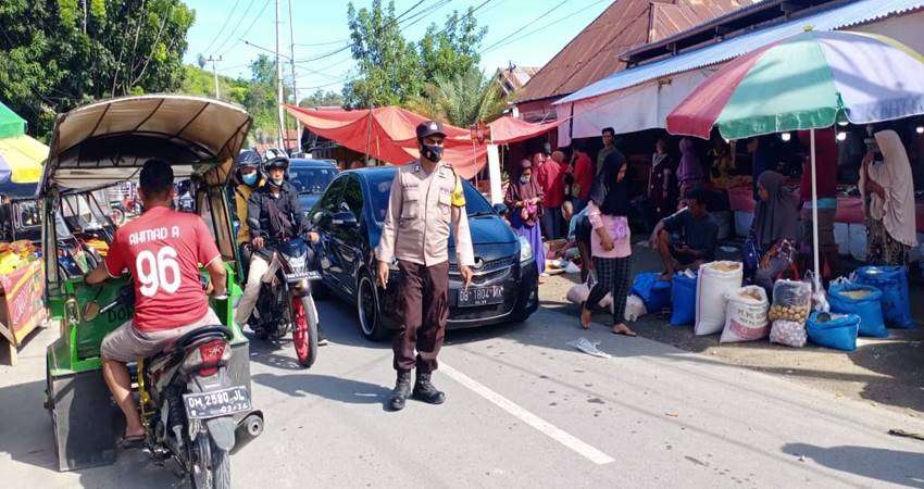 Jalan di Pilolodaa Langganan Macet