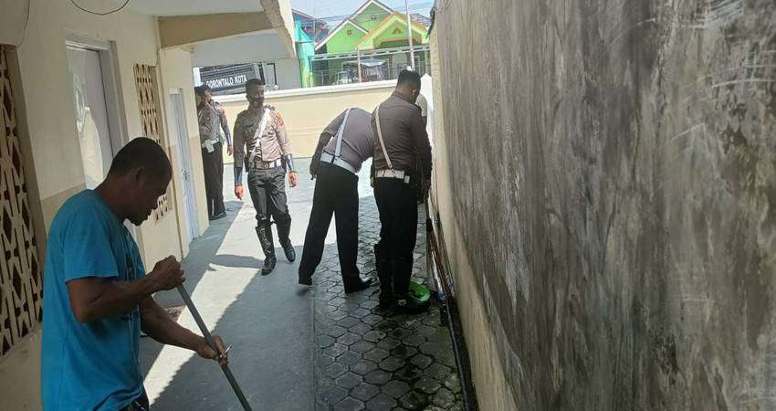 Personel Lantas Serbu Masjid Ar Rahman