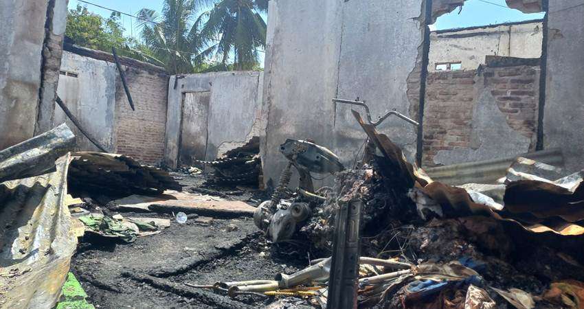 Si Jago Merah Ngamuk di Tomulobutao, Dua Rumah Ludes, Motor jadi Arang