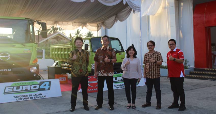Gelar Customer Gathering, Hino Perkenalkan Line Up Euro4 di Gorontalo