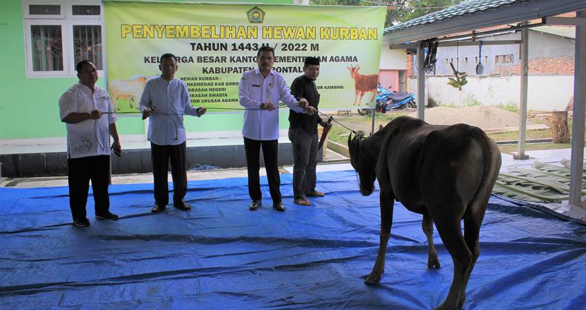 Kemenag Kabgor Berbagi, 69 Hewan Kurban Disembelih