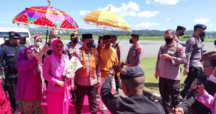 Adat Mopotilolo, Sambut Irjen Helmy di Gorontalo