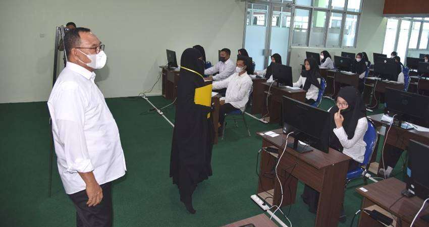 1.176 Peserta Ikuti CBT Mandiri, UNG Siapkan Lima Ruang Komputer