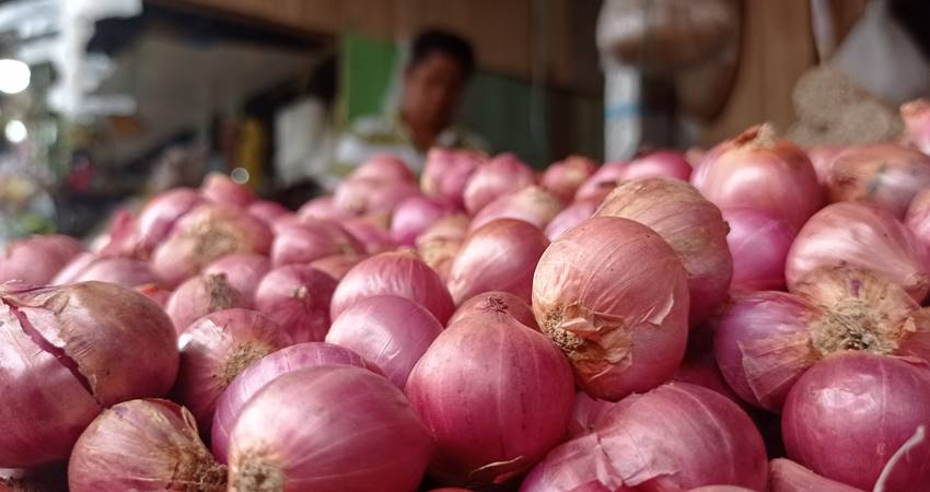 Sulit Turun, Bawang Merah Masih Rp80 Ribu per Kg