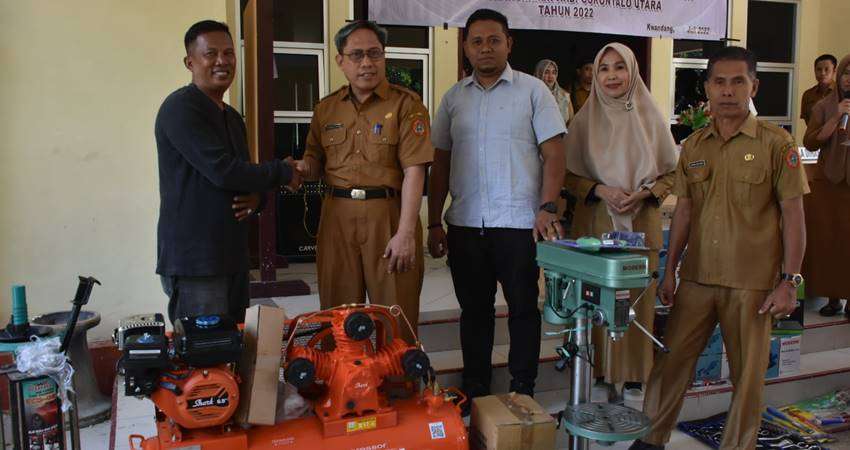 Wujud Kepedulian Kepada Masyarakat, Lima Kelompok UMKM Dapat Bantuan