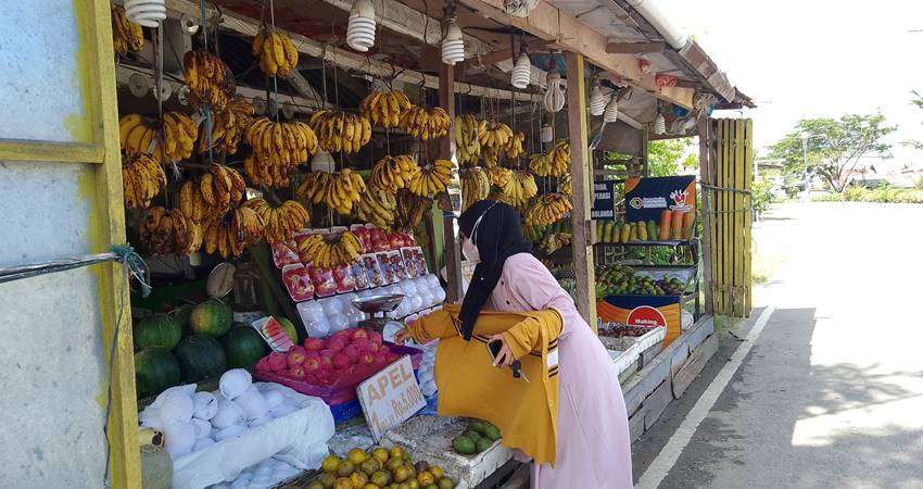 Jualan Buah, Keuntungan Pelaku Usaha Ratusan Ribu Sehari
