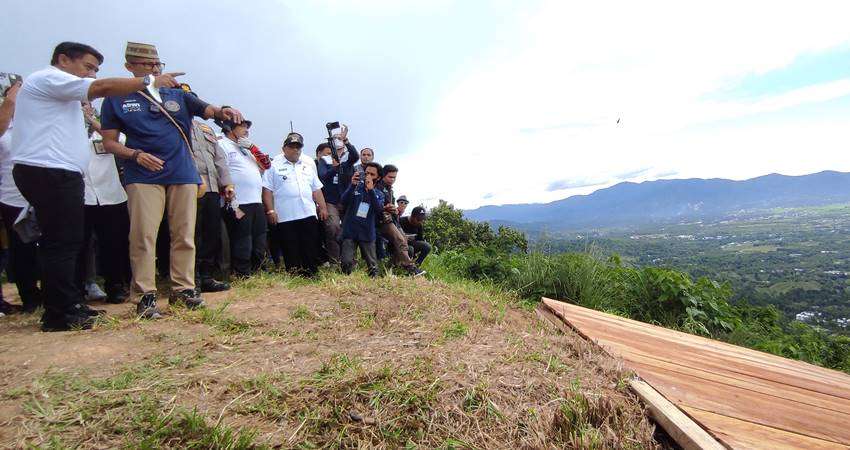 Bukit Arang Bikin Sandi Terpesona