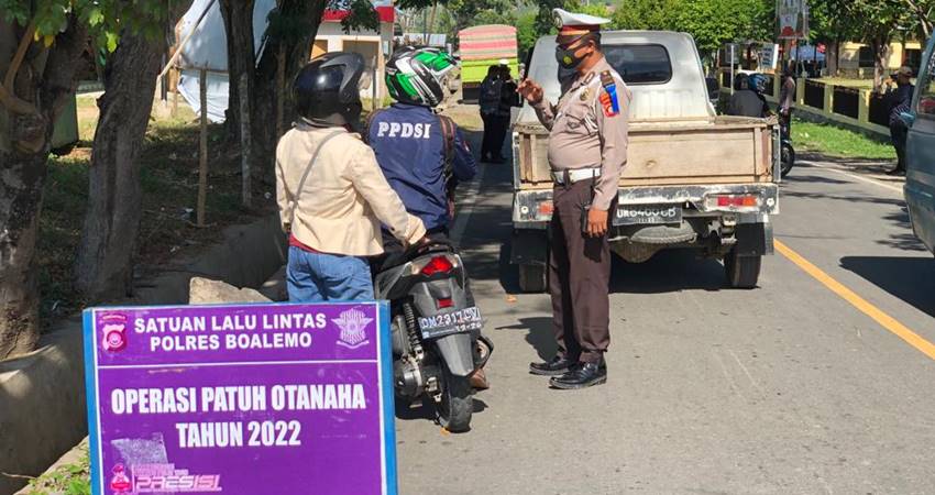 Dirlantas : Pengendara Motor Pakai Sandal Jepit Ditilang ‘Hoaks’