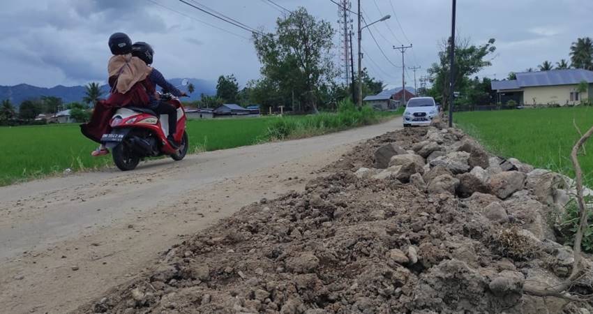 Proyek Galian Pipa PDAM Banyak Keluhan, Jalan Mulus Jadi Rusak, Sisa Material Ganggu Pengendara