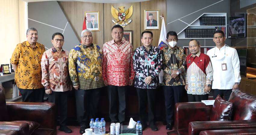 Hamka Bersama Gubernur Se Sulawesi Datangi Kemendagri