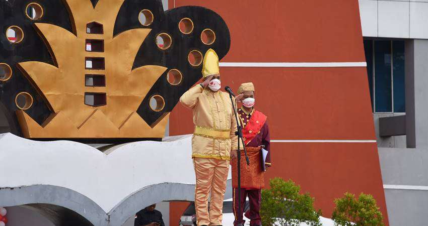 UNG Terinspirasi dari Jokowi, Gunakan Baju Adat Saat Upacara 17 Agustus