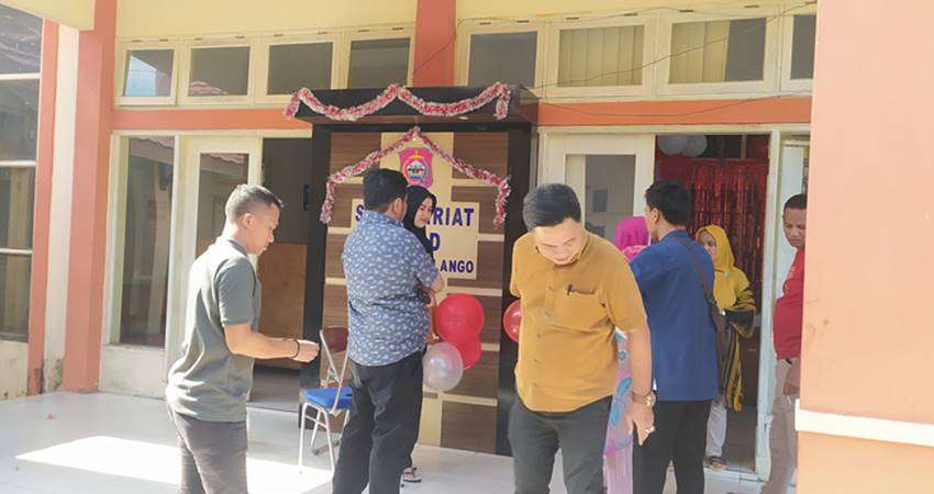 Jelang 17 Agustus, Setwan Mulai Merias Kantor, Memasang Pernak-pernik Ornamen Hiasan Bernuansa Kemerdekaan