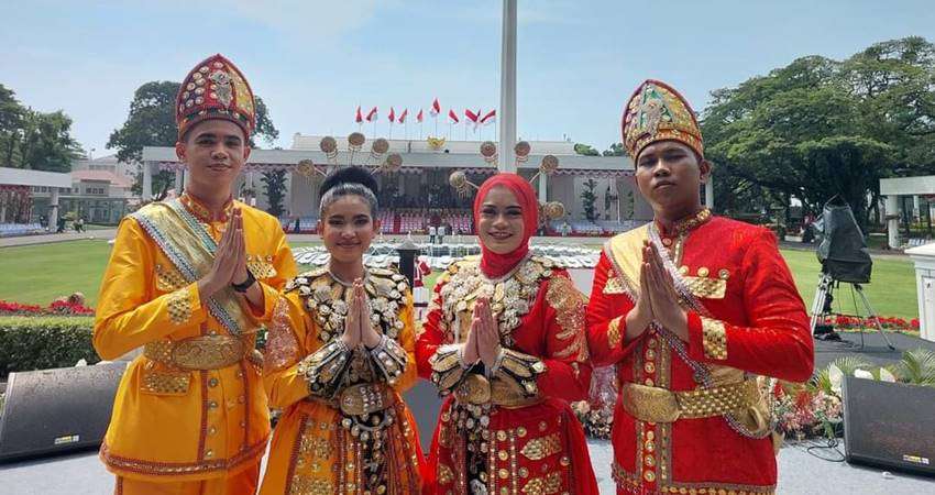 Binte Bilihuta di Istana Negara