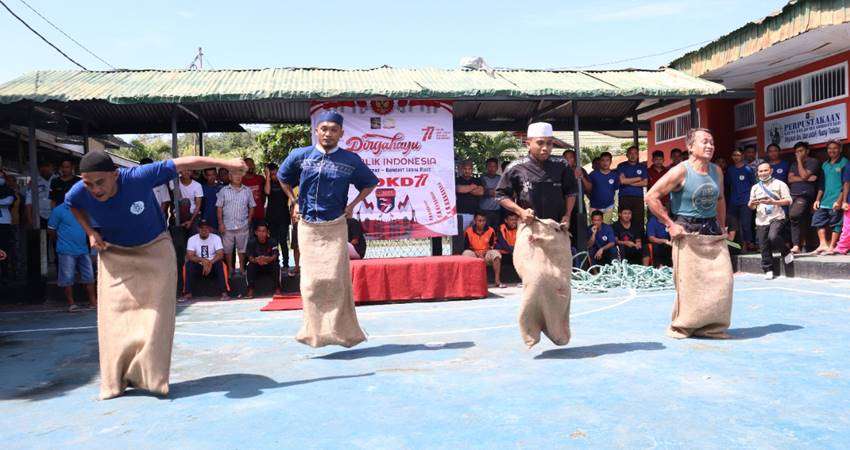 Sambut HUT RI ke 77, Napi Adu Kekuatan Hingga Ketangkasan