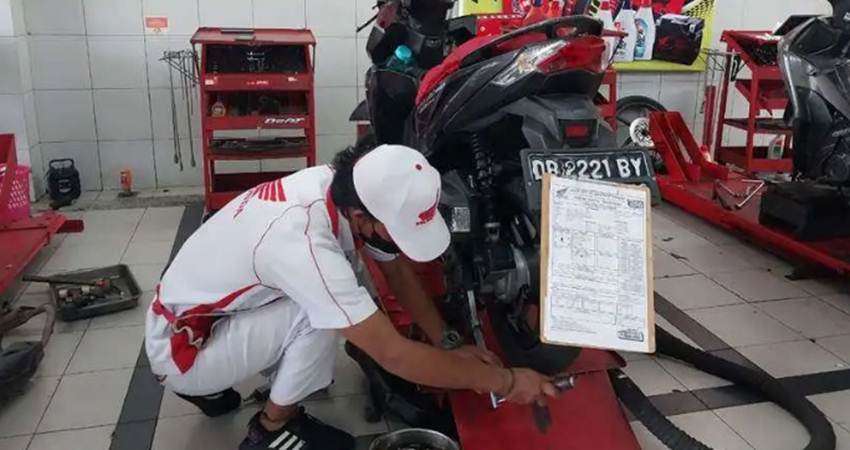 Hanya di AHASS, Servis Motor Dapat Diskon 17 Persen